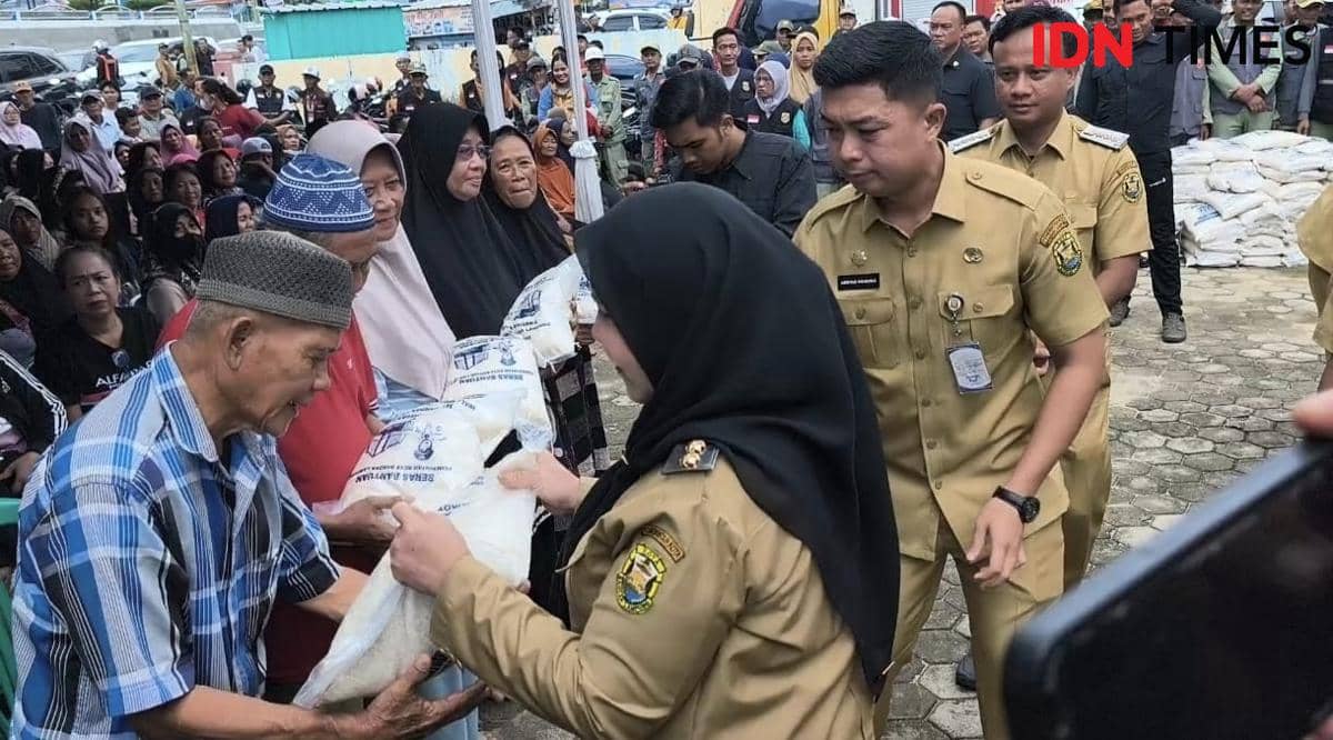 43 Ribu Warga Bandar Lampung Dapat Beras 5 Kg dari Pemkot