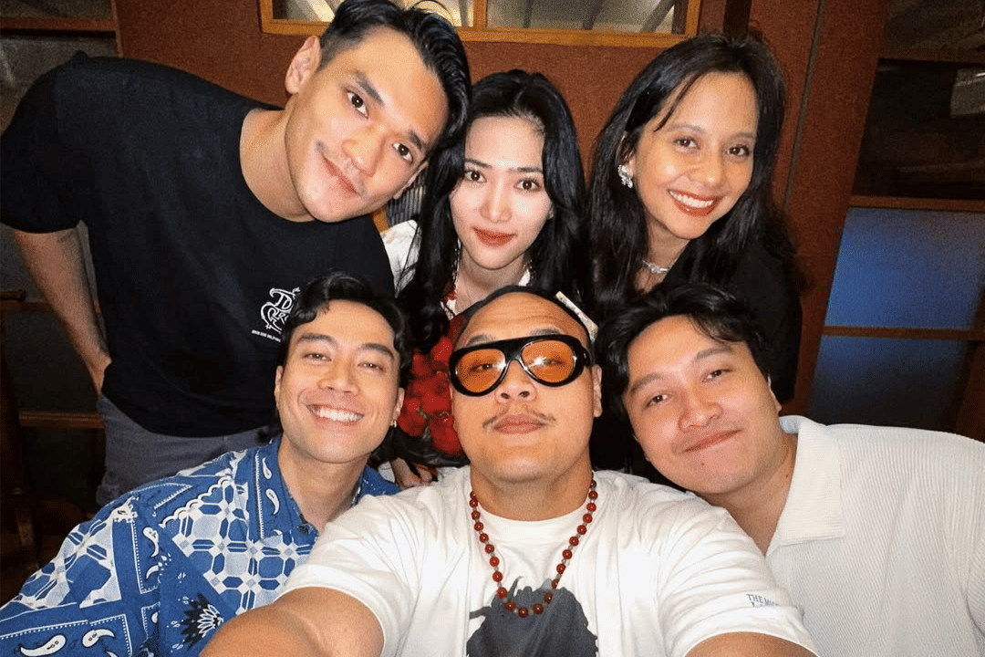 potret Vidi Aldiano bersama teman-teman selebriti