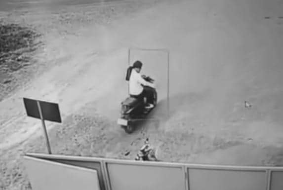 Tangkapan layar video penganiayaan berujung tewasnya seorang karyawan di Tojo Una-Una, Sulteng, oleh rekan kerja. (dok. IDN Times)