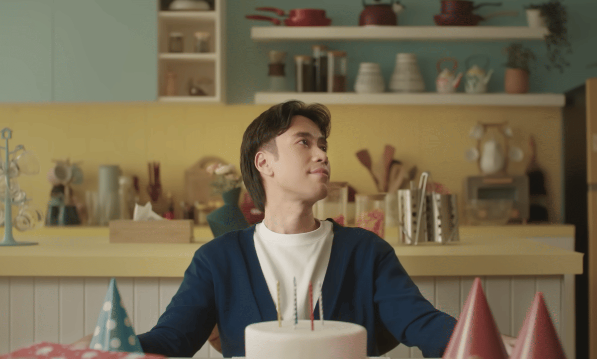 cuplikan video klip Pelukmu Sementara, Hatiku Selamanya - Vidi Aldiano