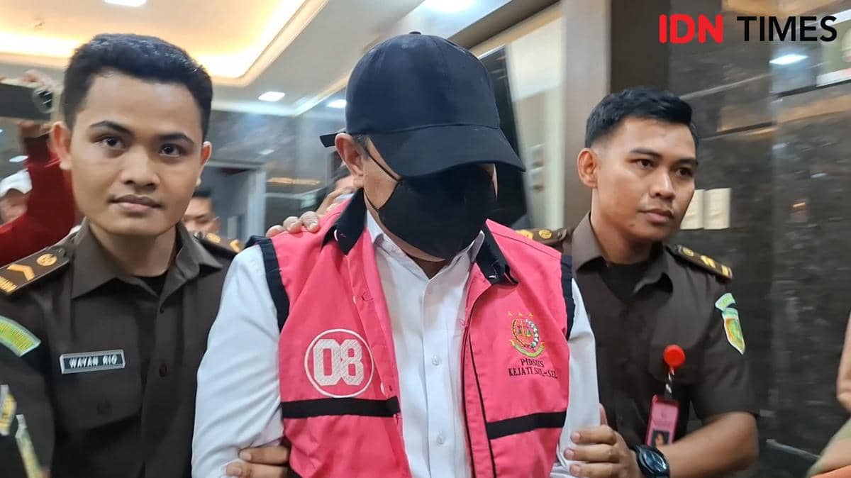 [BREAKING] Eks Pj Gubernur Sulsel Tersangka Korupsi Bibit Nanas Rp50 M