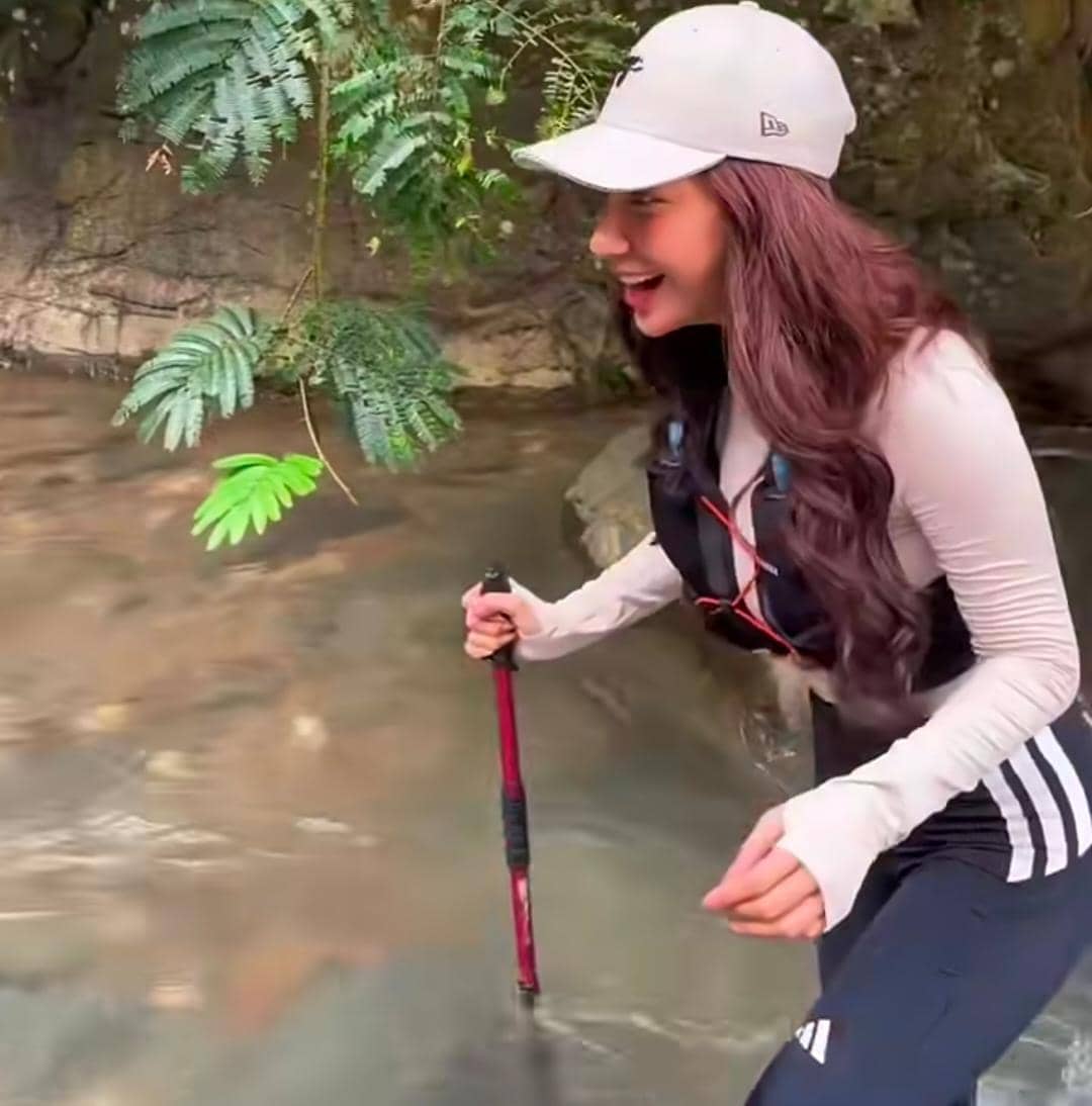 Dinda Kirana di Curug Leuwi Hejo