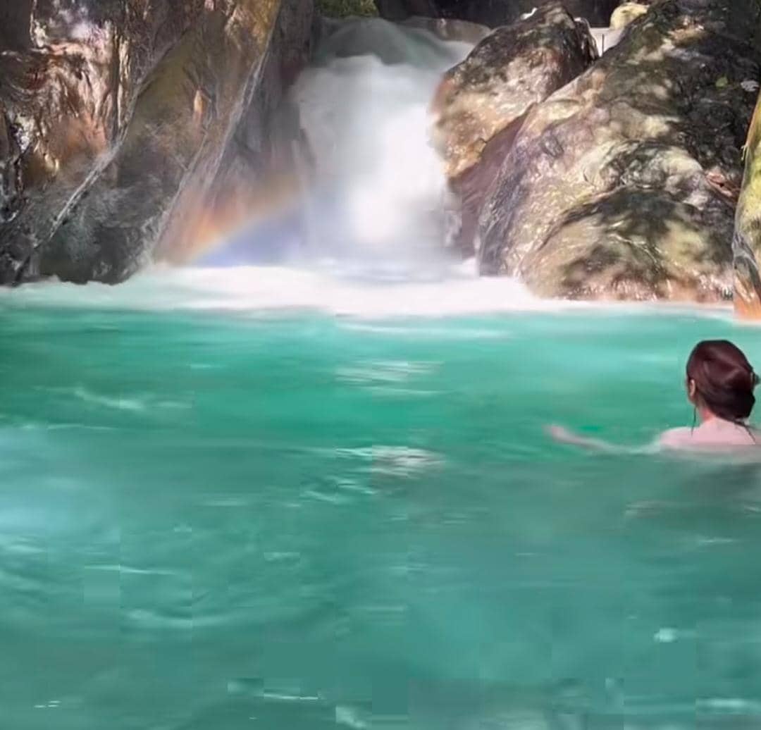 Dinda Kirana di Curug Leuwi Hejo