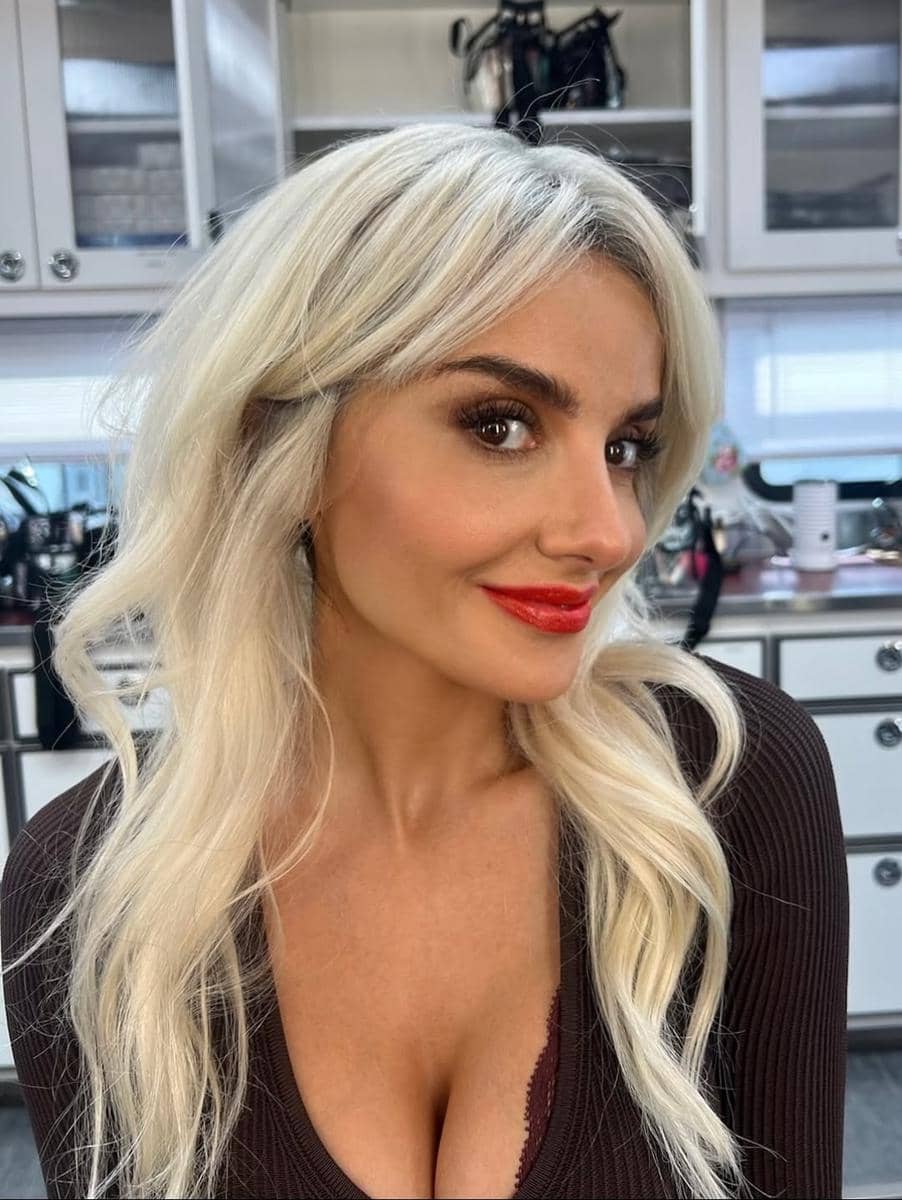 makeup Mikaela Hoover