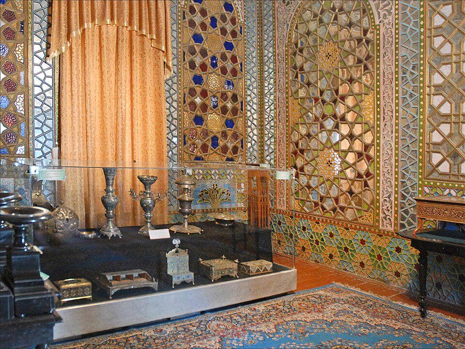 Ruangan di dalam Istana Sitorai Mokhi Khosa 