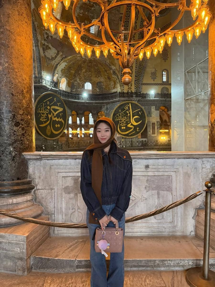 Livy Renata saat mengunjungi Hagia Sophia.