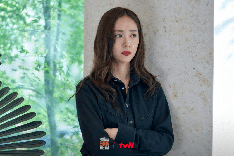 Krystal Jung di drama Mad Concrete Dreams