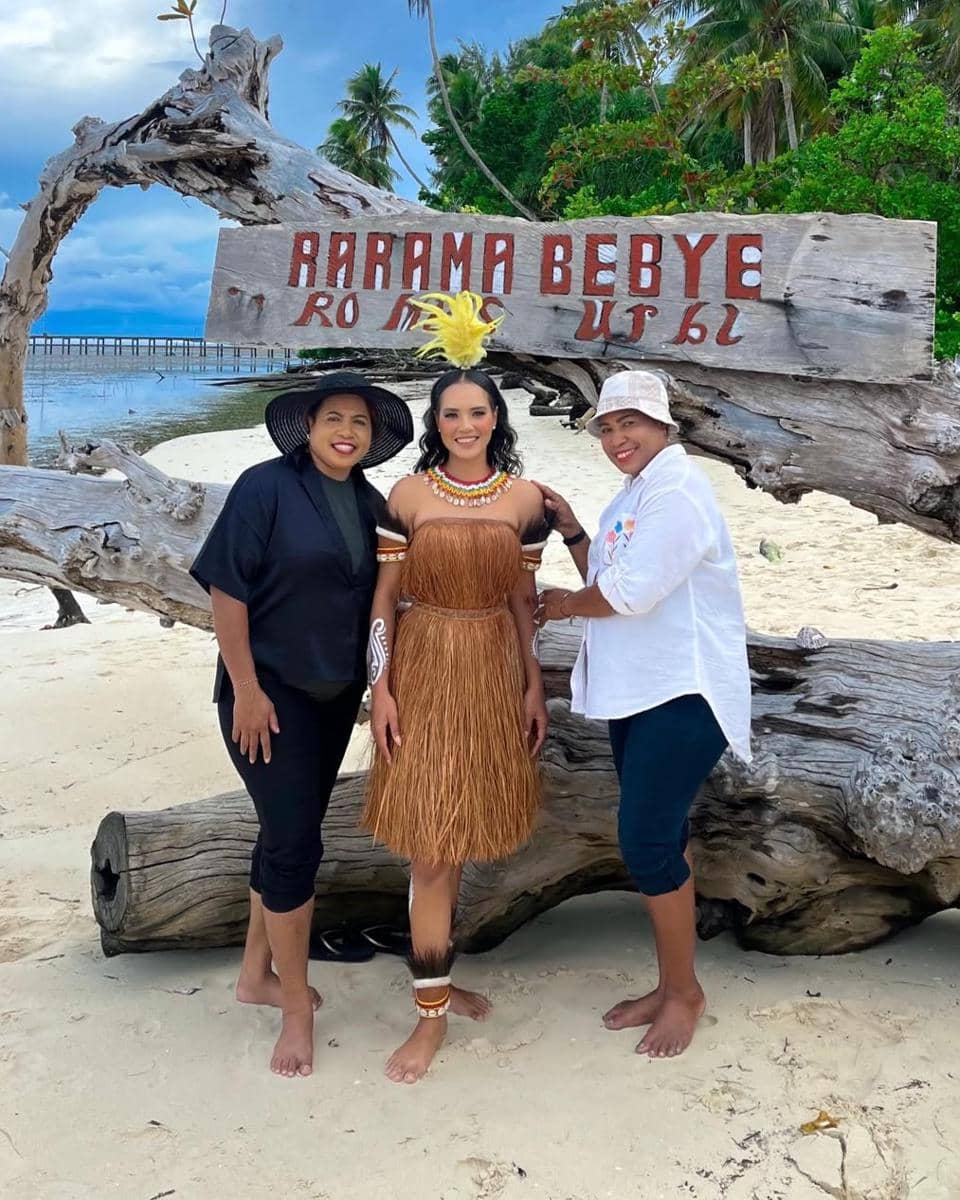 potret Glorya Nayoan, Puteri Indonesia Papua 2026 (tengah)