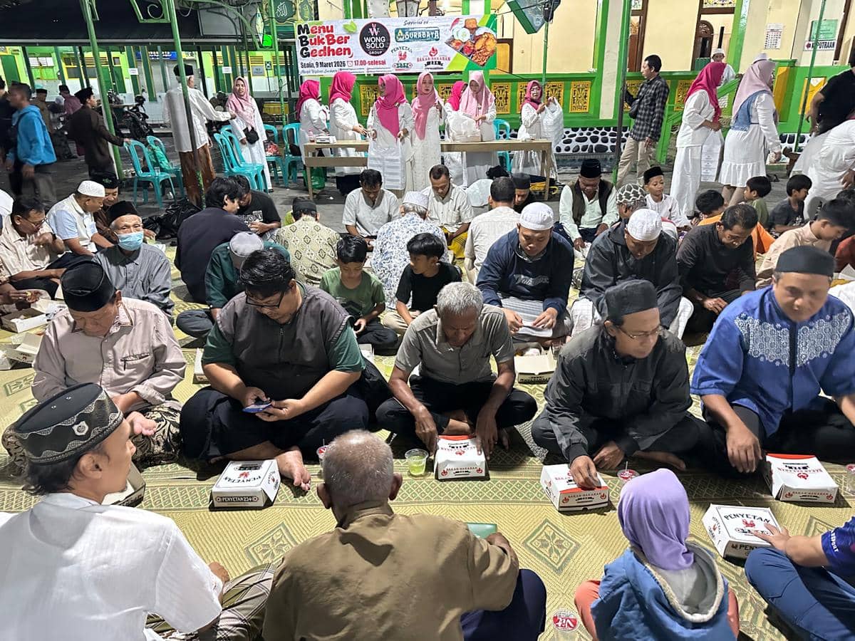 Ratusan Jamaah Ikuti Bukber di Masjid Tegalsari, Disuplai Wong Solo 