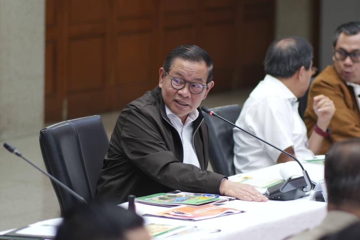 Gubernur DKI Jakarta, Pramono Anung, menggelar Rapat Pimpinan (Rapim) Paripurna Pemerintah Provinsi DKI Jakarta di Balai Kota, pada Selasa (10/3). (