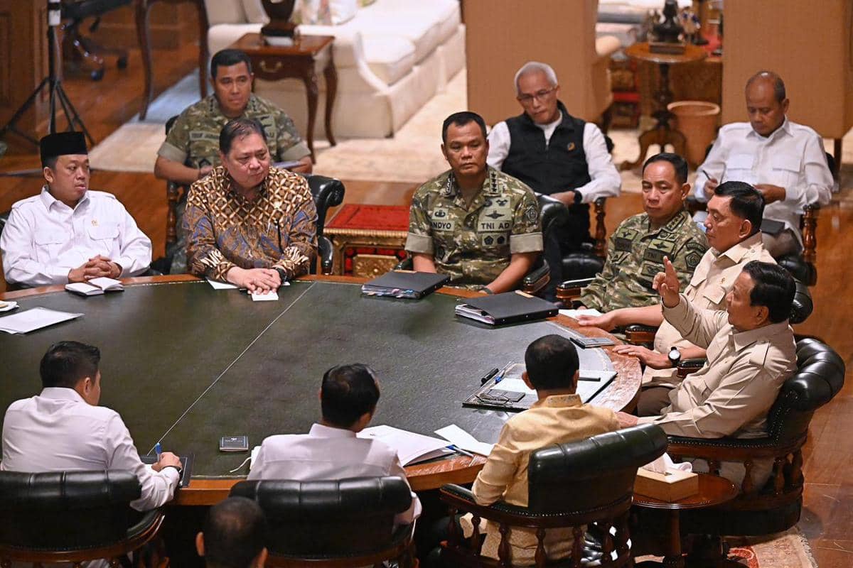 Momen Prabowo Rapat Kesiapan Pangan dan Energi Jelang Idul Fitri