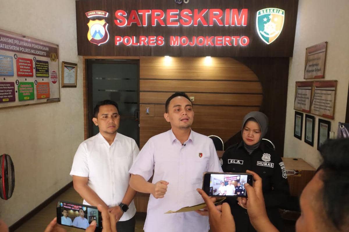 Polisi Bekuk Dua Pencuri Truk Crane dari Pabrik di Mojokerto 
