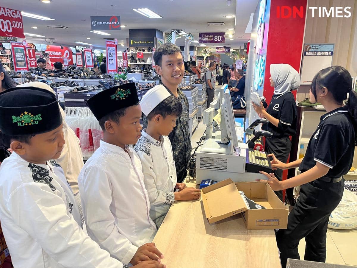 Mal ciputra, panti asuhan, yatim piatu, belanja ramadan