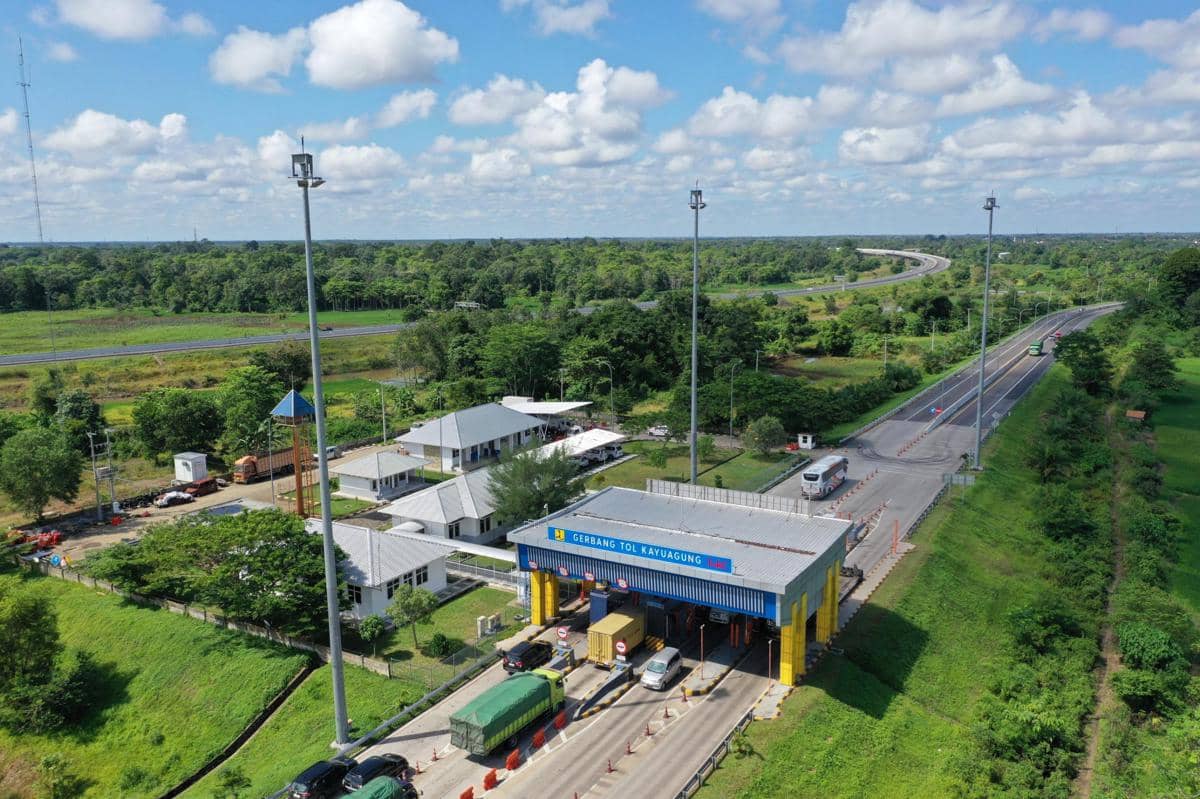 Gerbang Tol (GT) Pekanbaru di Jalan Tol Trans Sumatra (JTTS). 