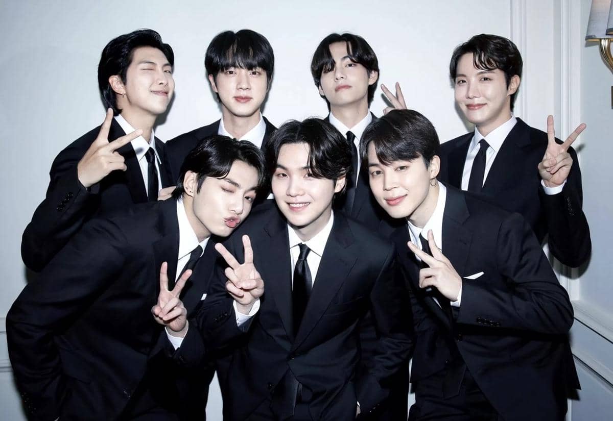 [QUIZ] Kalau BTS Jadi Pegawai Pajak, Siapa yang Bakal Bantu Kamu Isi Coretax?