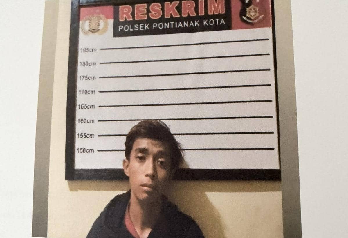 Tersangka kasus pencurian kabur dari sel. 