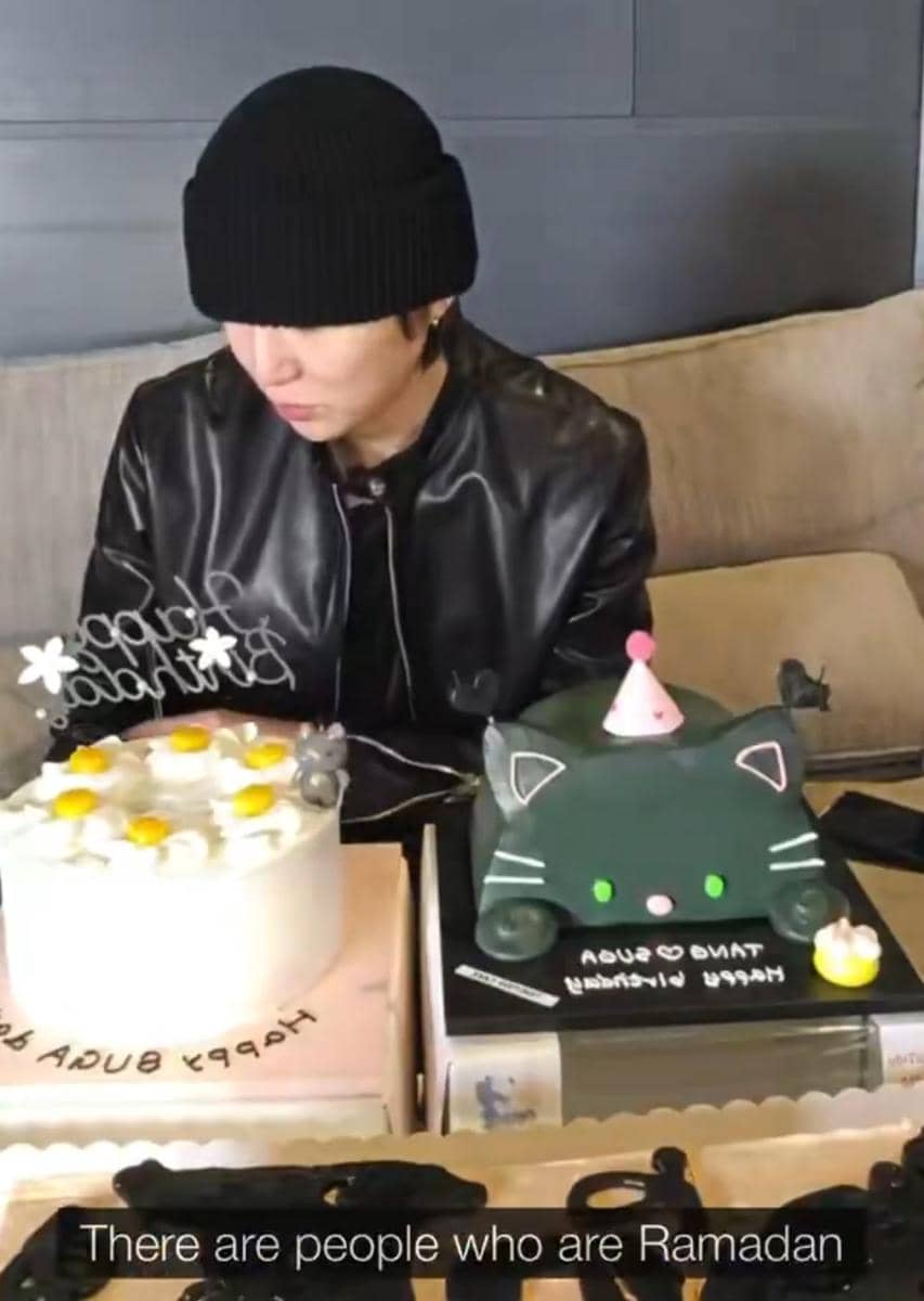 SUGA BTS bahas Ramadan dan puasa di Weverse Live ulang tahun