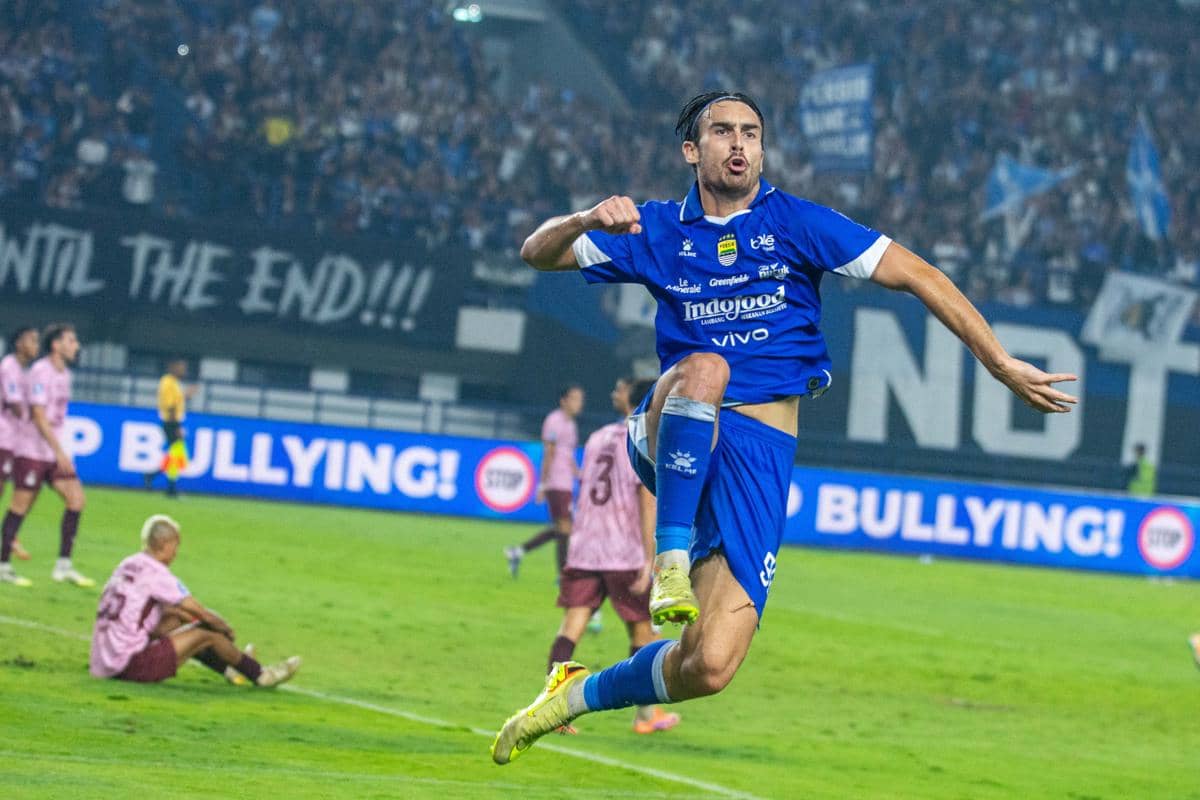 antarafoto-persib-bandung-kalahkan-persik-kediri-1773115111.jpg