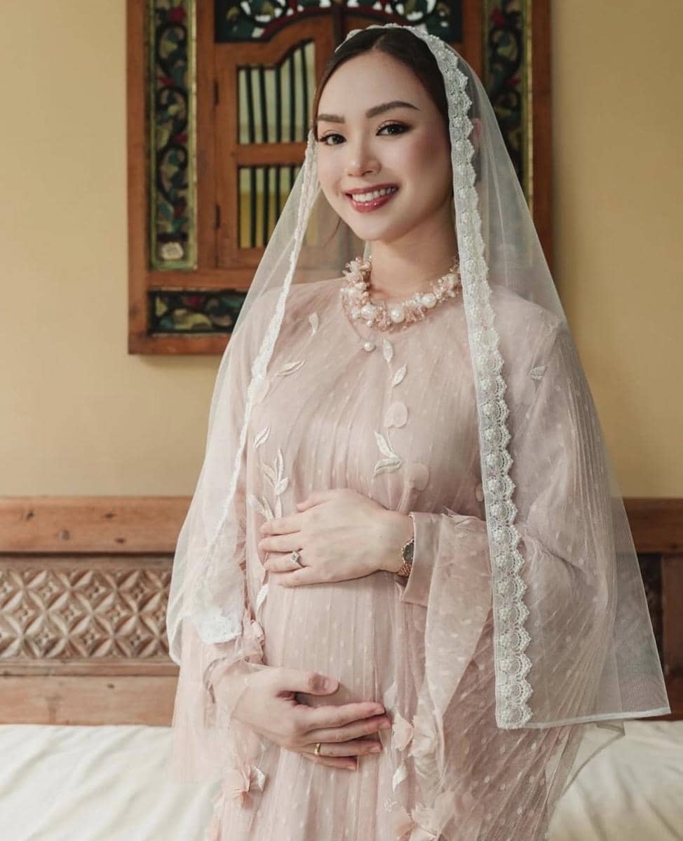 Tasyakuran kehamilan anak Willy Dozan