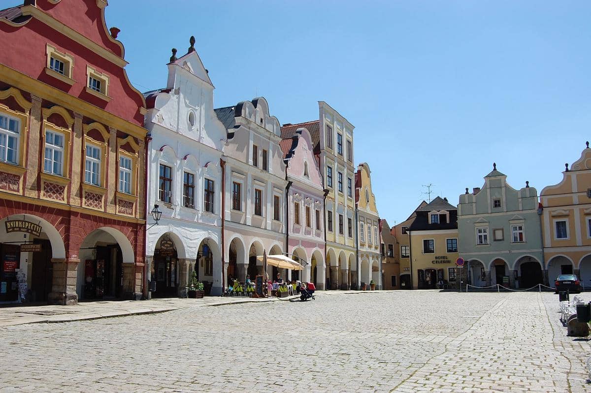 5 Fakta Telč, Kota Arsitektur Renaissance yang Dikelilingi Tiga Danau