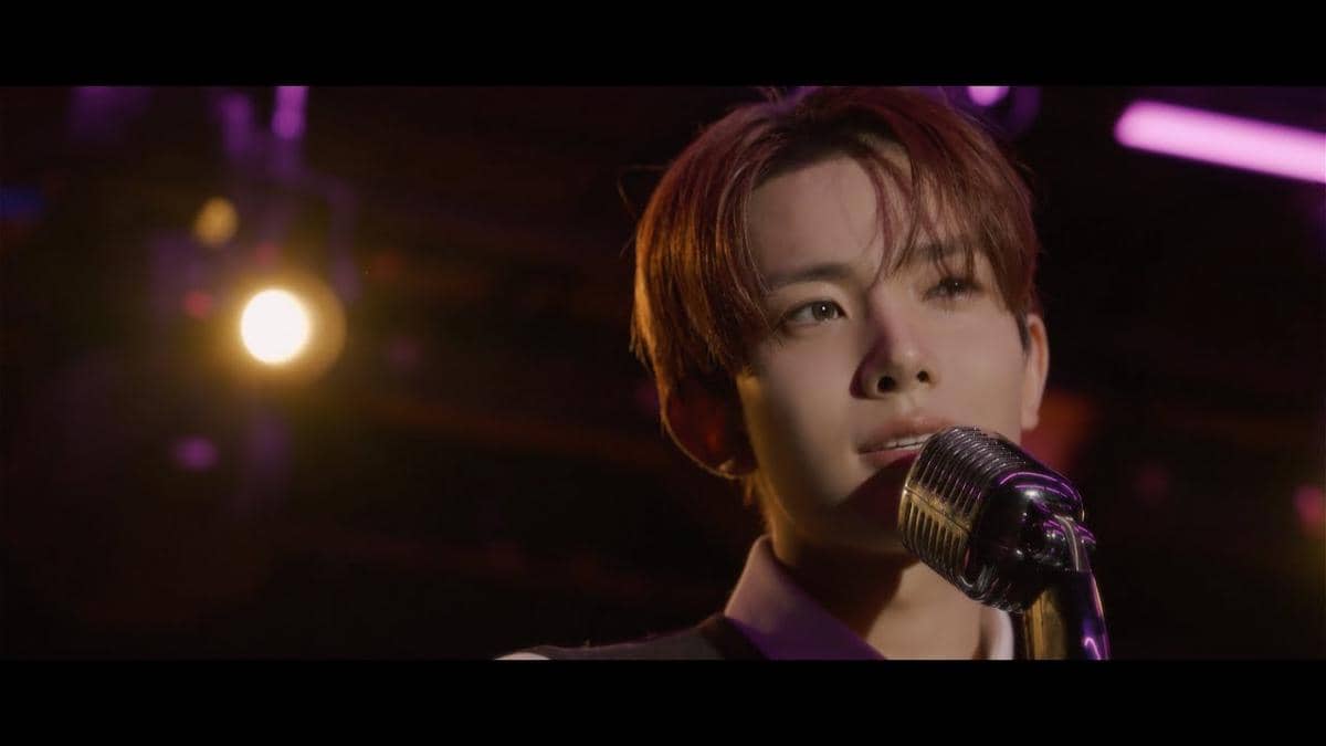 cuplikan Heeseung di cover lagu "this is what falling in love fees like"