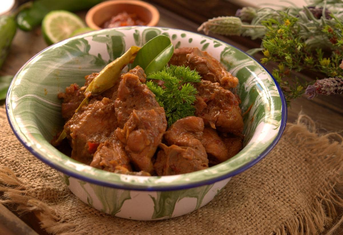 Rendang Tahan Berapa Lama? Ini Jawaban dan Tips Menyimpannya