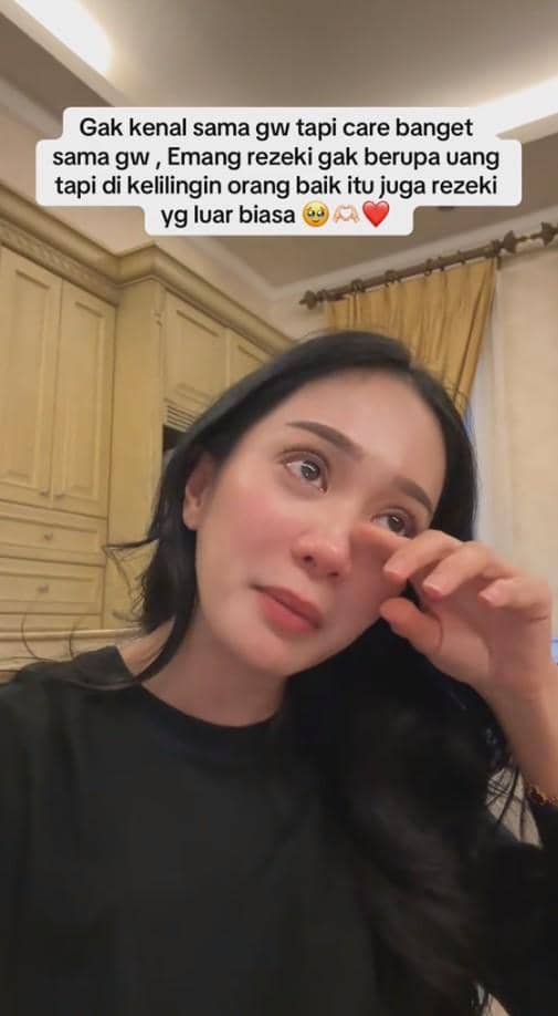 Bunga Zainal Dapat Hampers dari Pedagang Sayur dan Sembako 