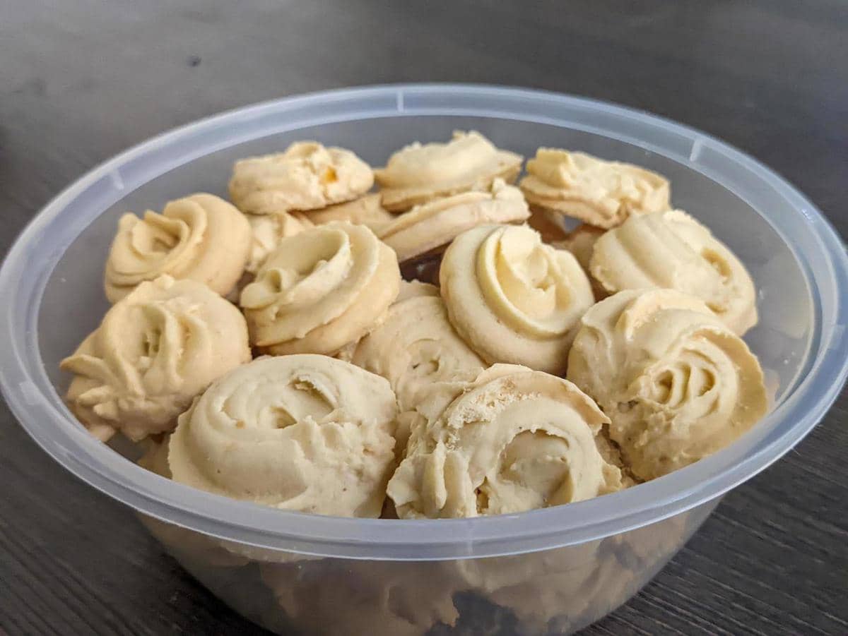 ilustrasi kue sagu keju