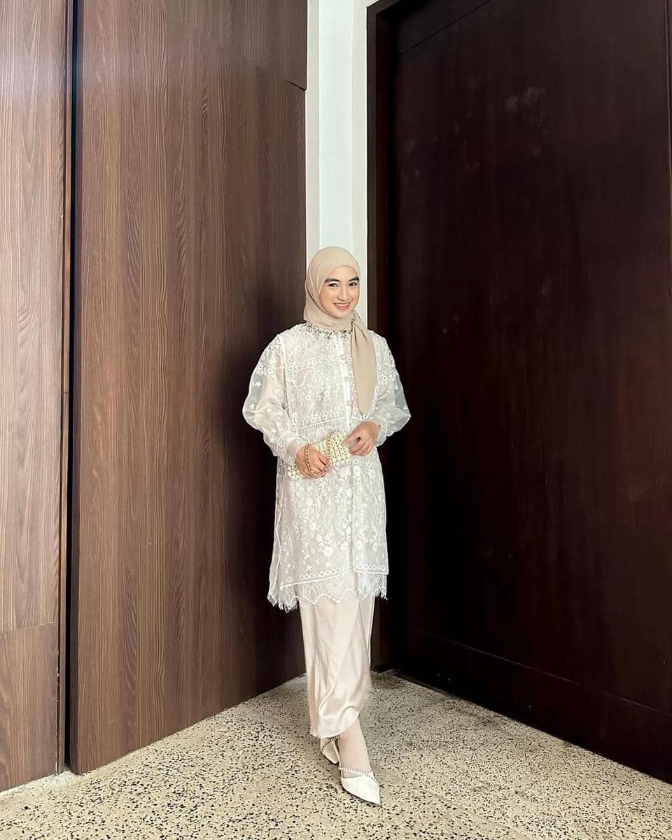 OOTD Lebaran Kedua ala Olivia Finda