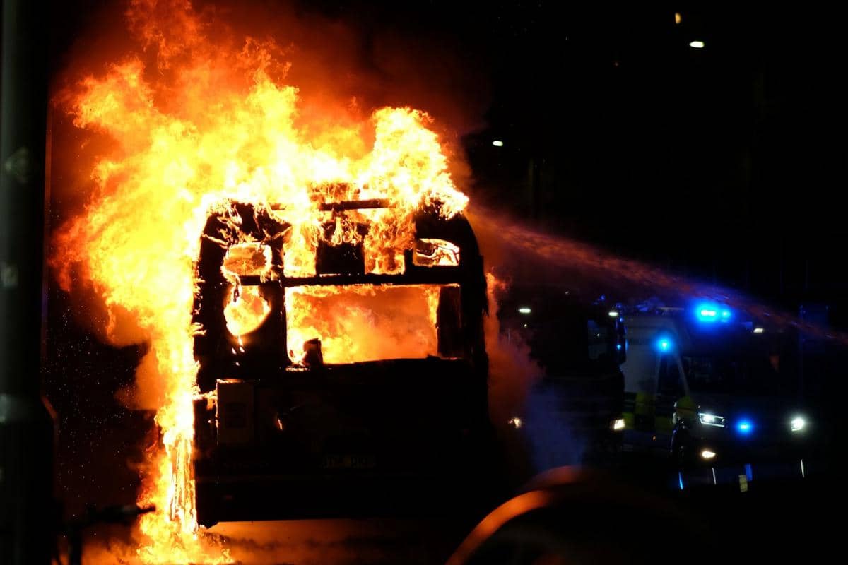 Bus Pariwisata Terbakar di Tol Cipali KM 95, Diduga Korsleting Mesin