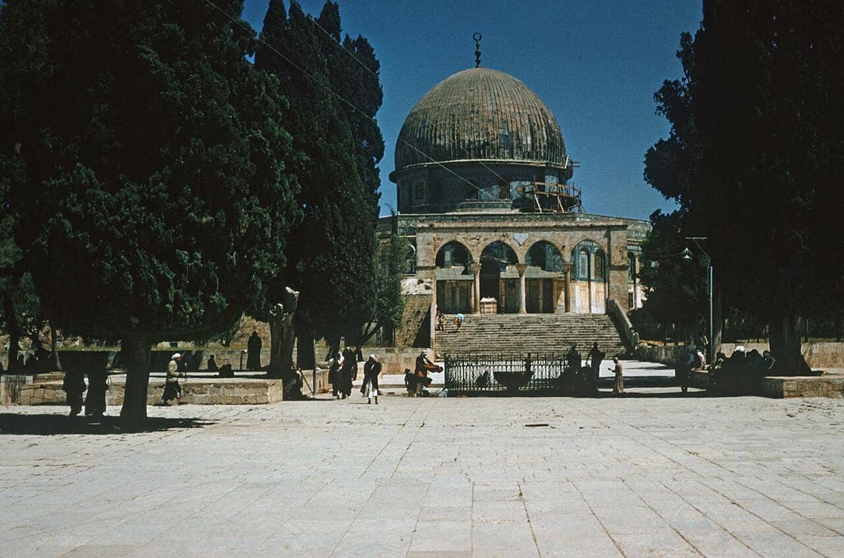 Kondisi Dome of the Rock sebelum renovasi besar.