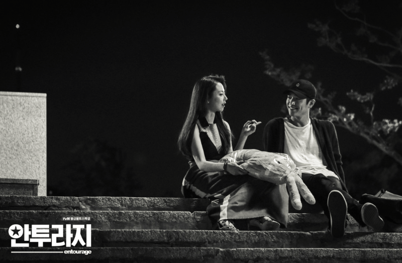 Ahn So Hee dan Seo Kang Joon di drama Entourage