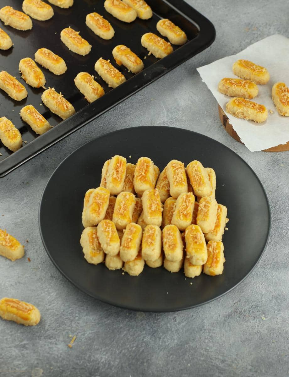 ilustrasi kastengel yang siap untuk dihidangkan 