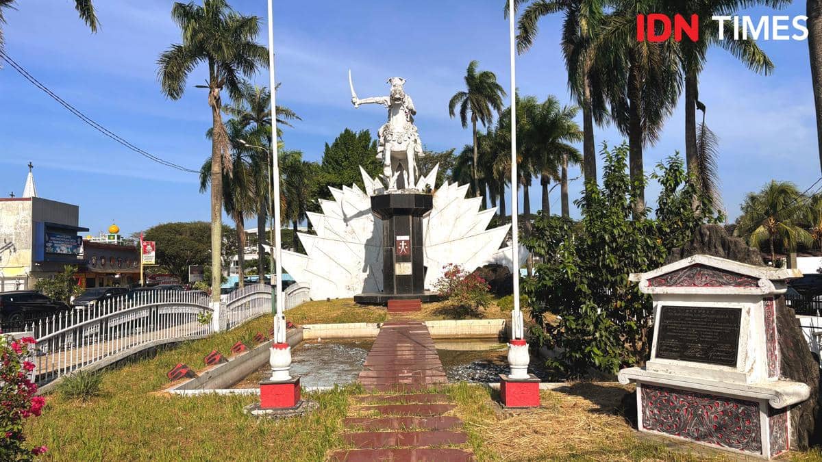 Patung Sisingamangaraja (Mangara Wahyudi)