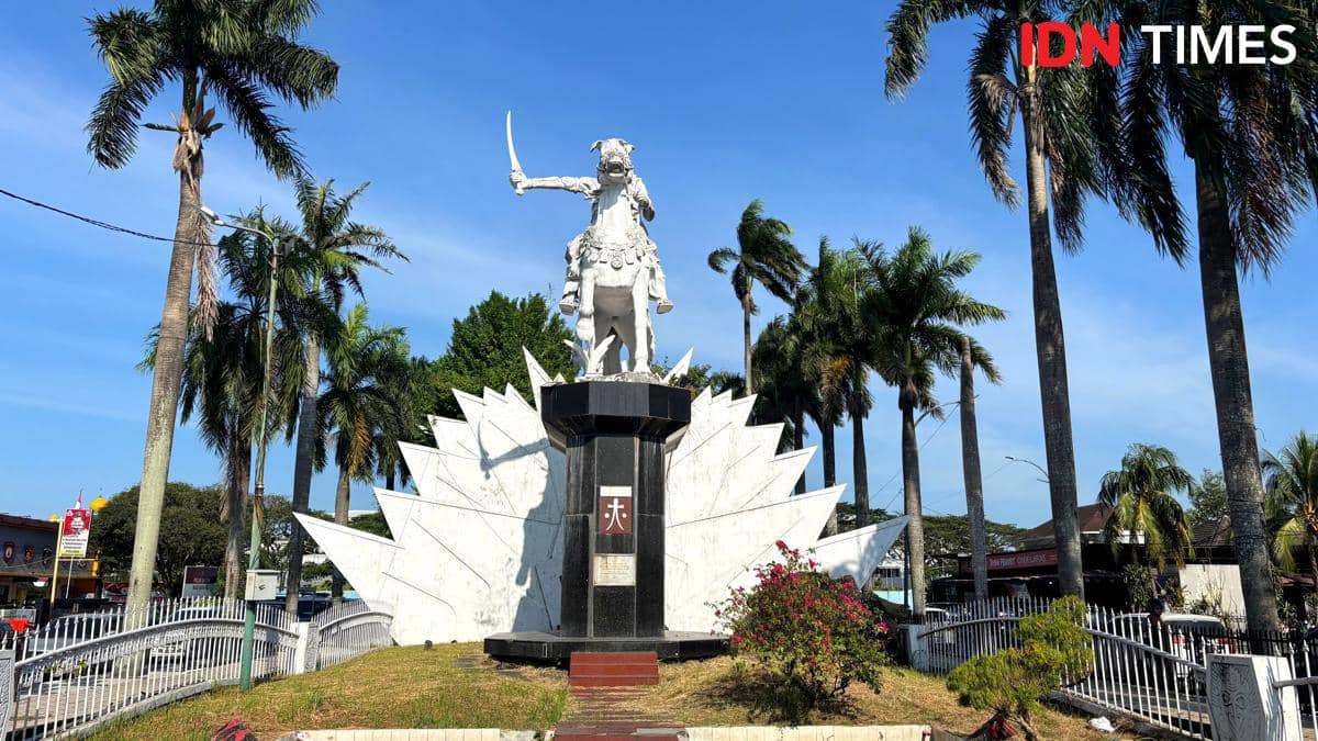 Patung Sisingamangaraja (Mangara Wahyudi)