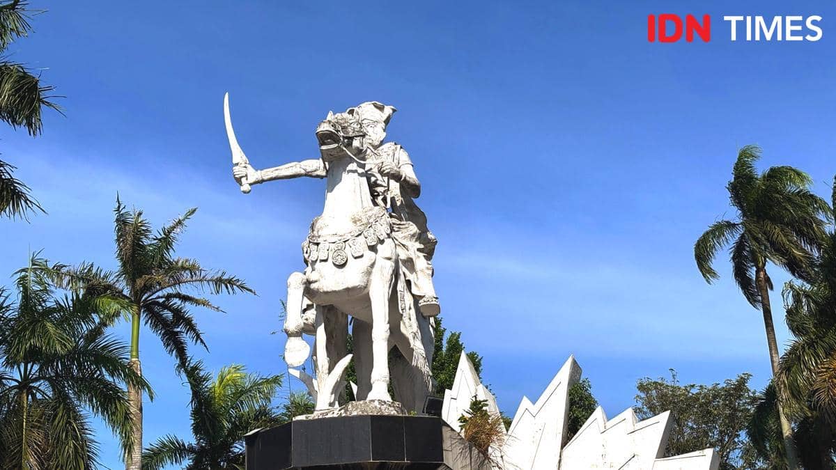 Patung Sisingamangaraja (Mangara Wahyudi)