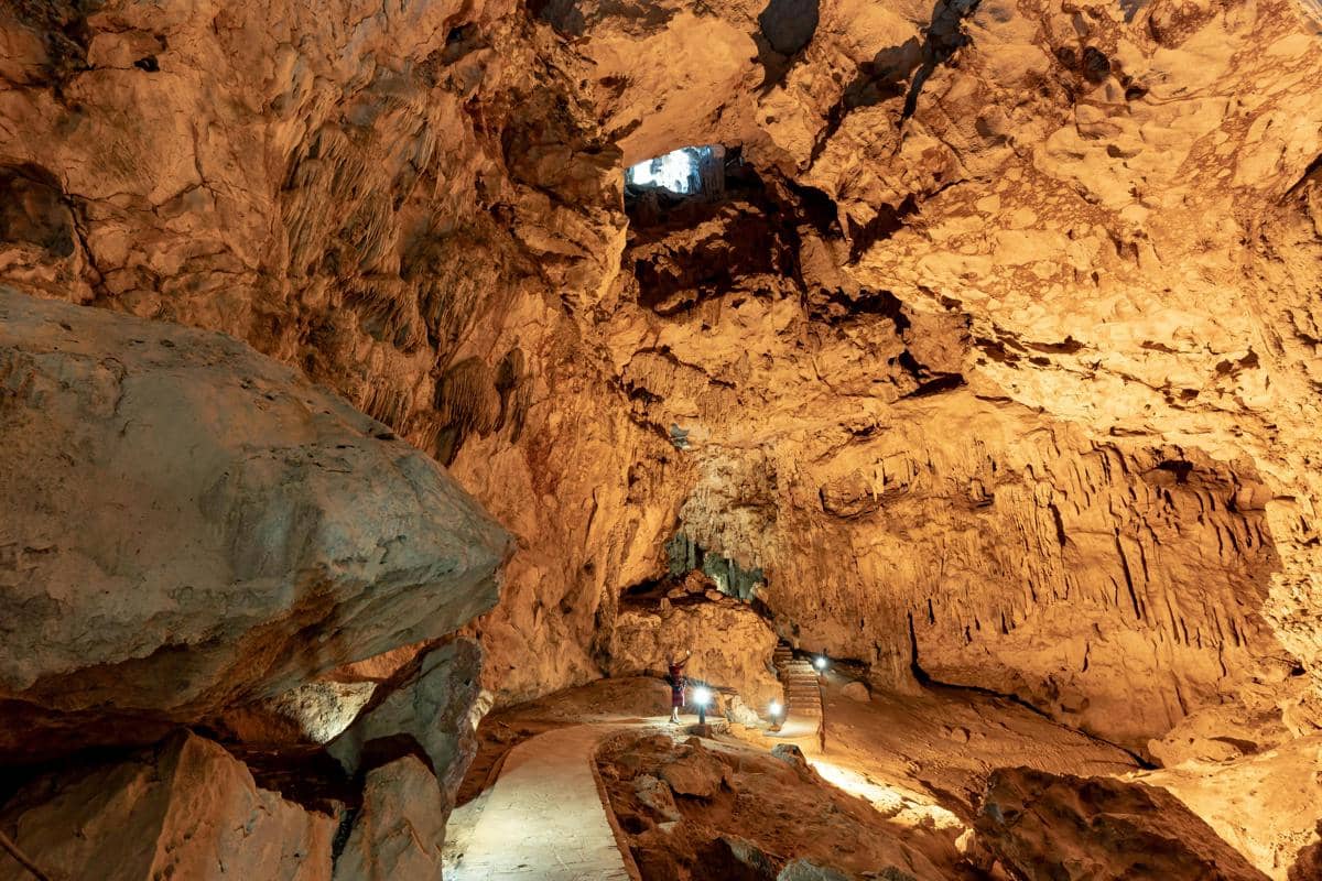 5 Goa di Pacitan Pesisir Selatan yang Wajib Dikunjungi Wisatawan 