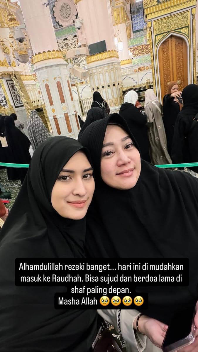 Angbeen Rishi jalani umrah seorang diri di bulan Ramadan