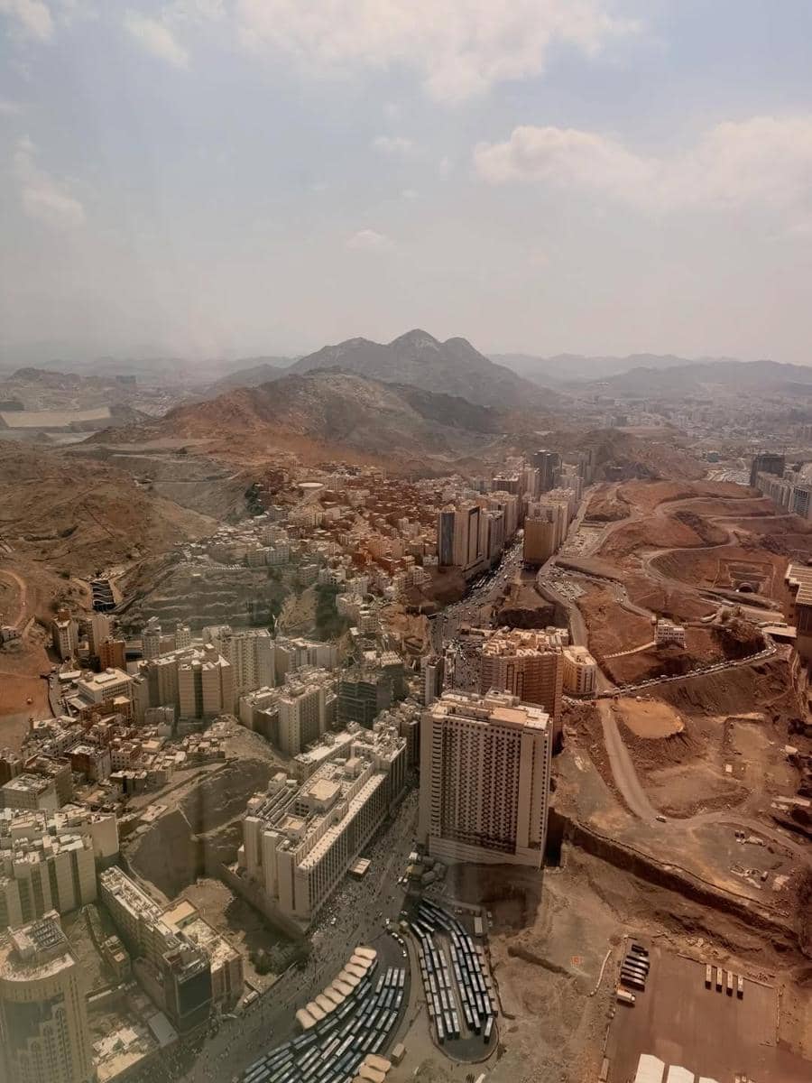 Vanesha Prescilla umrah di tanah suci.