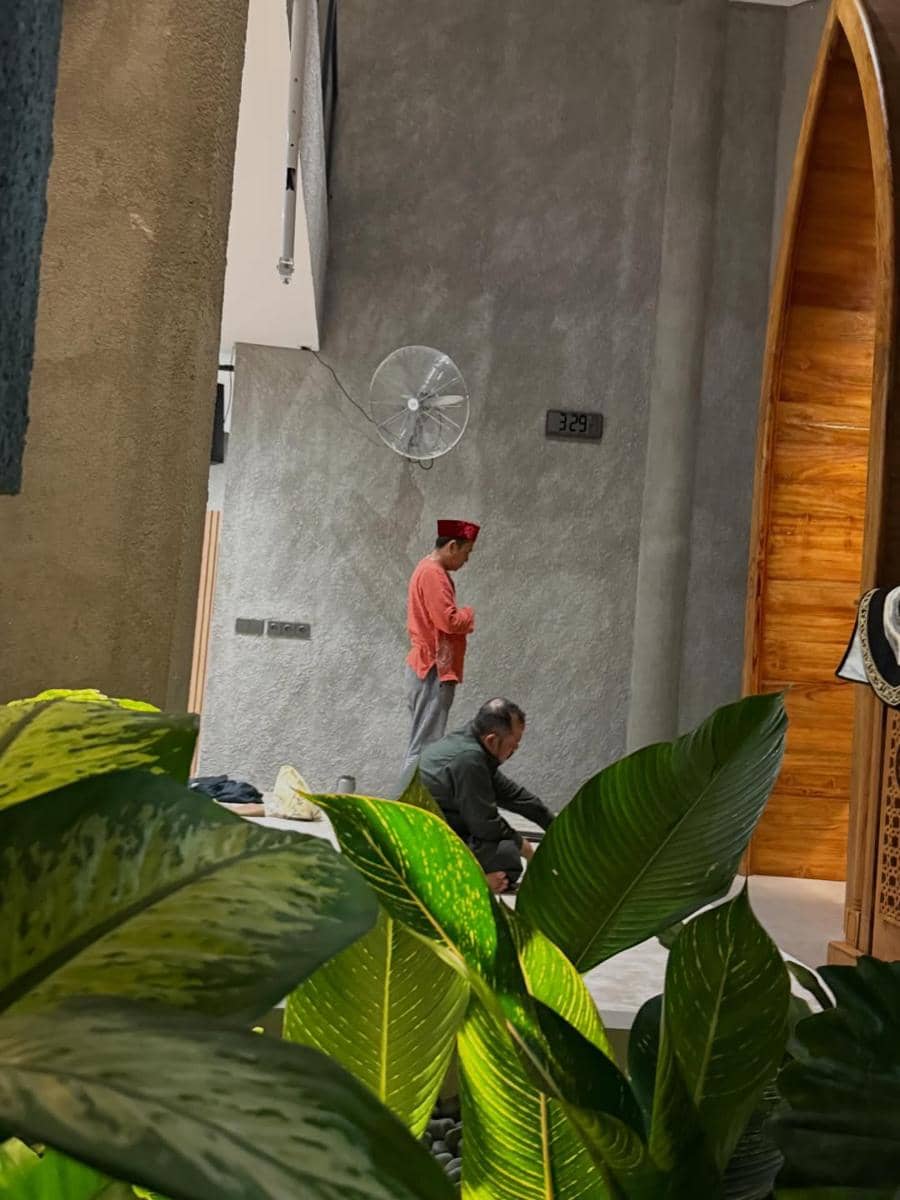 Zaskia Adya Mecca iktikaf di malam ke-21 Ramadan