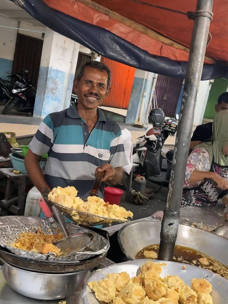 Angelina Sondakh ngabuburit di Kota Bengkulu