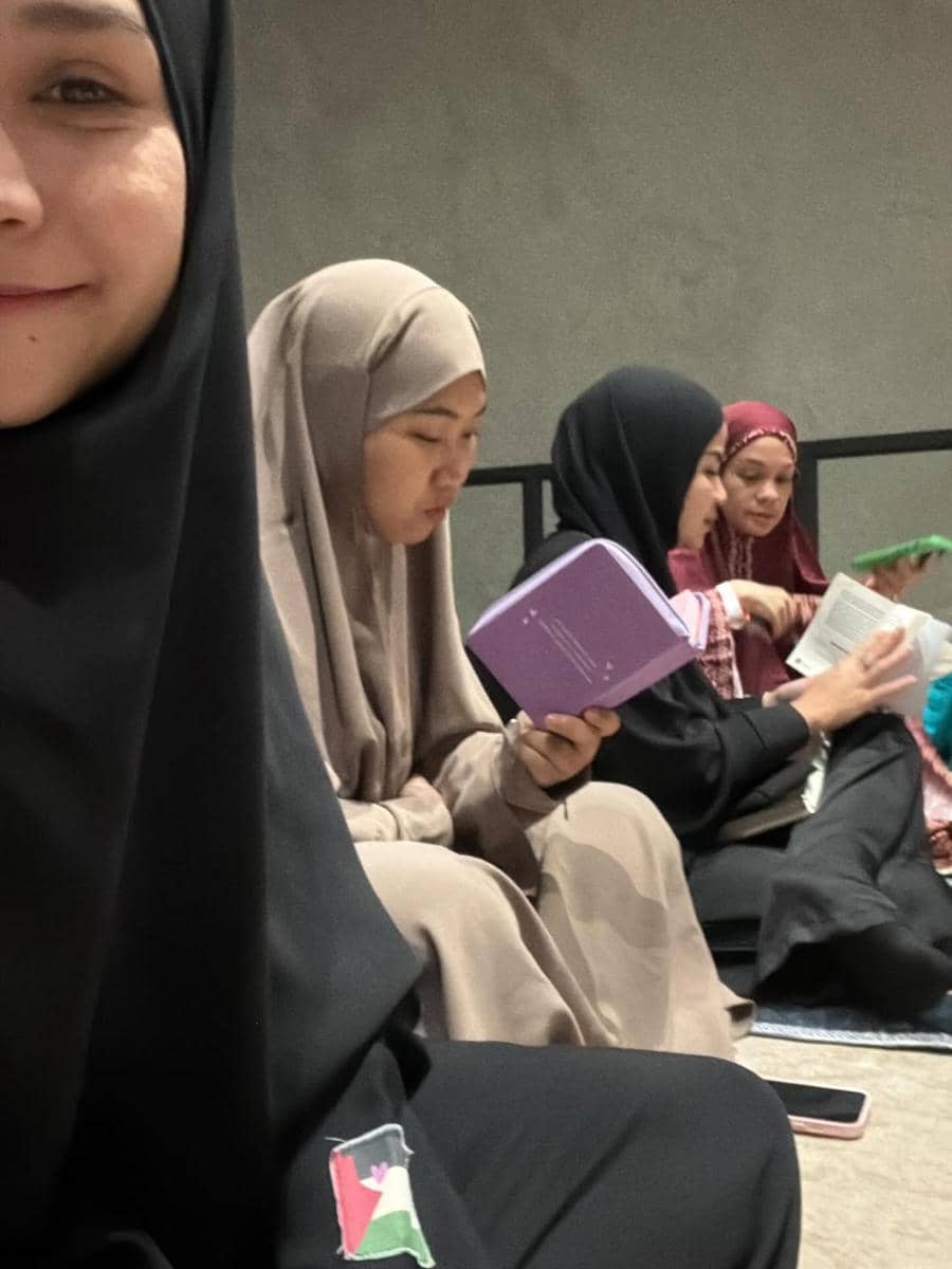 Zaskia Adya Mecca iktikaf di malam ke-21 Ramadan