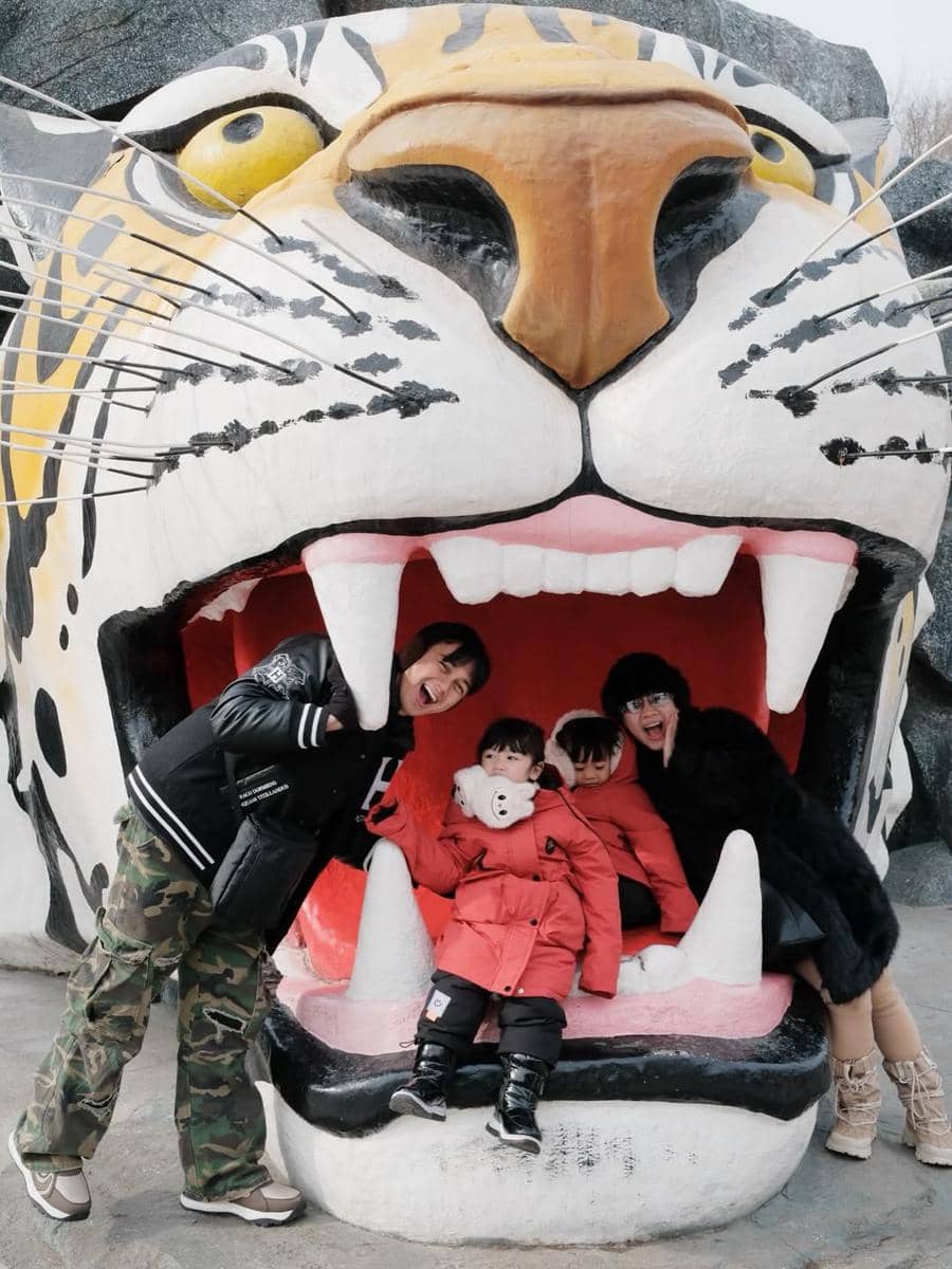 Keluarga Felicya Angelista jalan-jalan di Kota Harbin