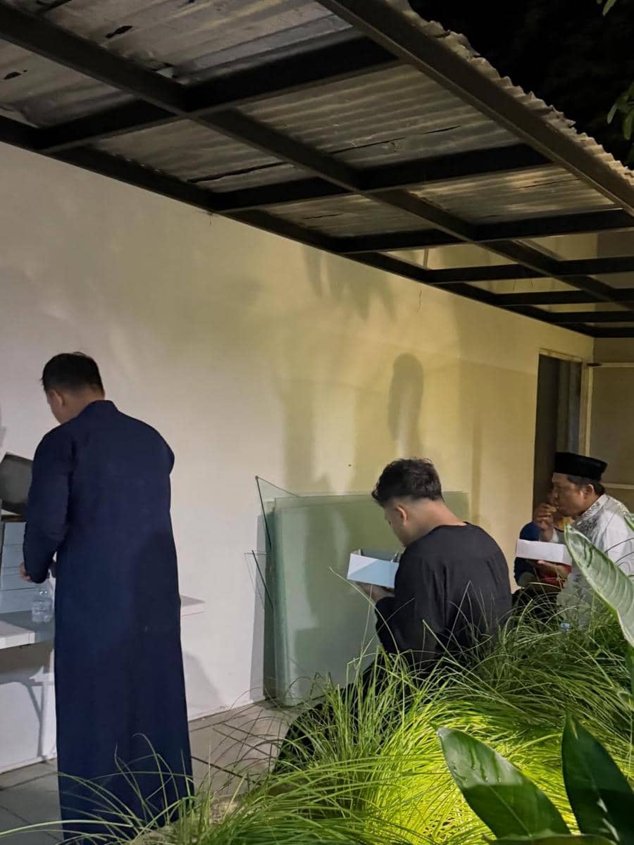 Zaskia Adya Mecca iktikaf di malam ke-21 Ramadan