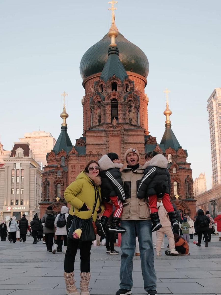 Keluarga Felicya Angelista jalan-jalan di Kota Harbin