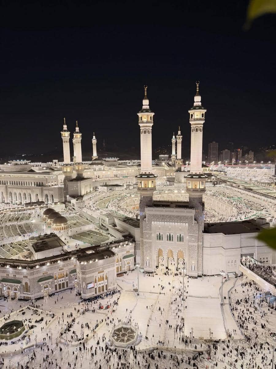 Vanesha Prescilla umrah di tanah suci.