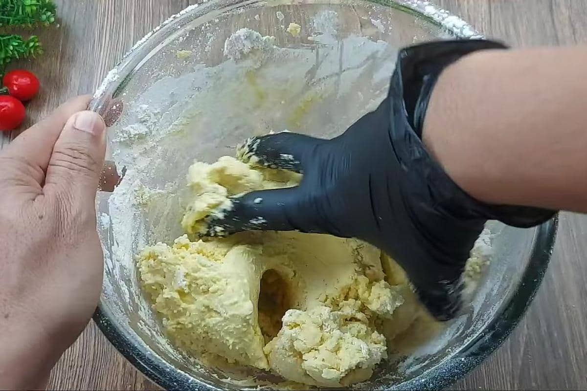 ilustrasi membuat adonan choco stick cookies