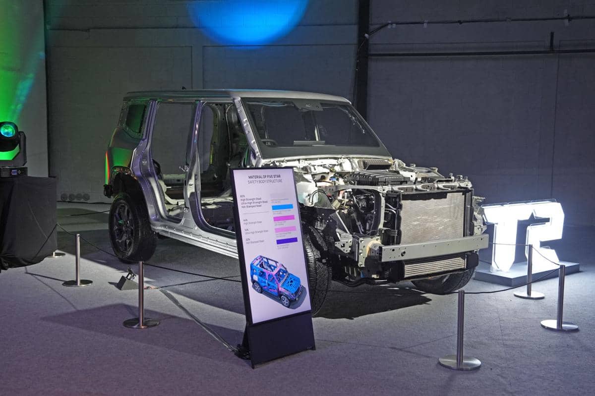 JETOUR T2 Dirancang Tangguh Untuk Berbagai Medan,  Buktikan Kekuatannya Lewat Demonstrasi Struktur yang Kokoh.jpeg