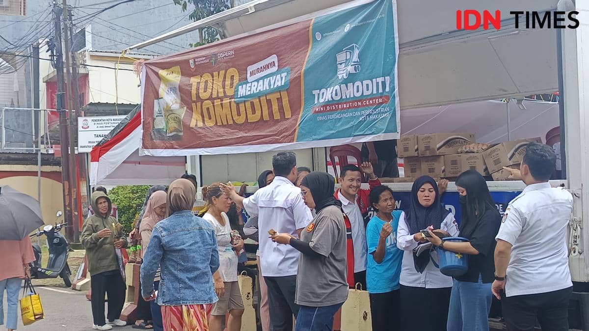 Warga Serbu Pasar Murah di Makassar, Harga Lebih Terjangkau