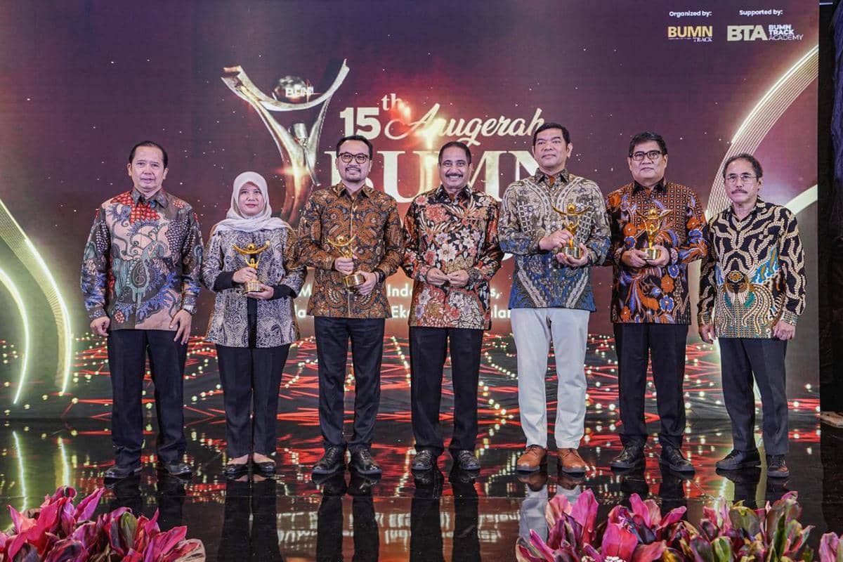 PT Pertamina Patra Niaga meraih tiga penghargaan dalam ajang 15th Anugerah BUMN 2026 yang digelar oleh BUMN Track